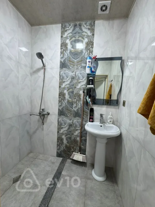 Kirayə verilir 2 otaqlı yeni tikili 60 m²