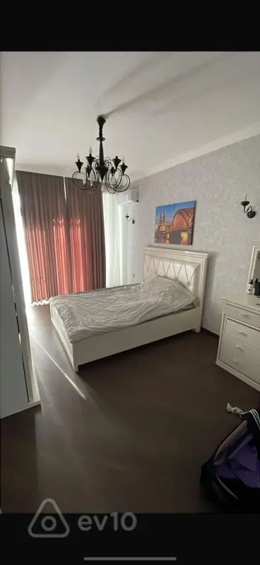 Kirayə verilir 3 otaqlı yeni tikili 110 m²
