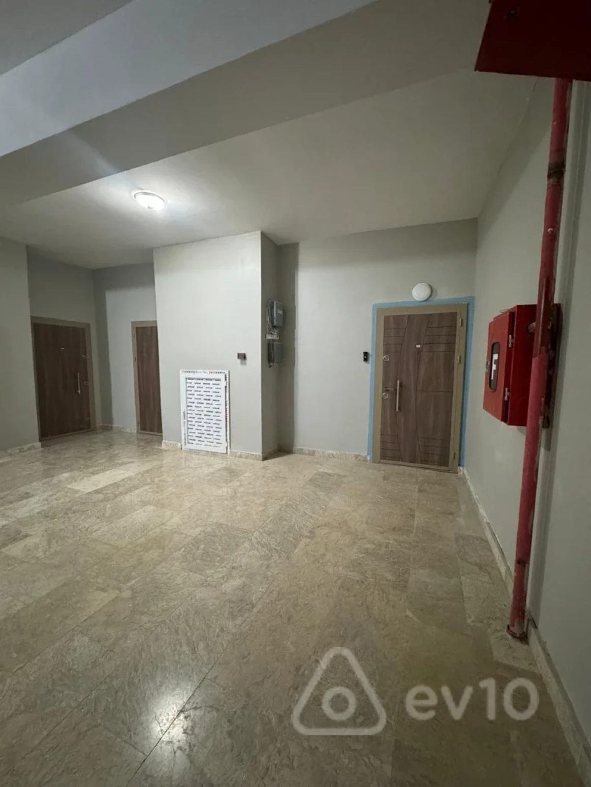 Kirayə verilir 2 otaqlı yeni tikili 70 m²