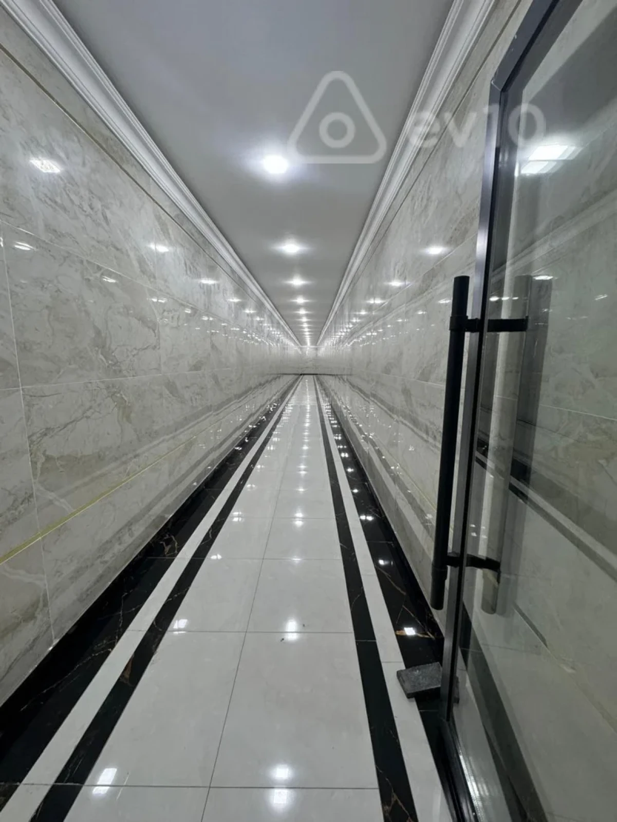 Kirayə verilir 2 otaqlı yeni tikili 70 m²