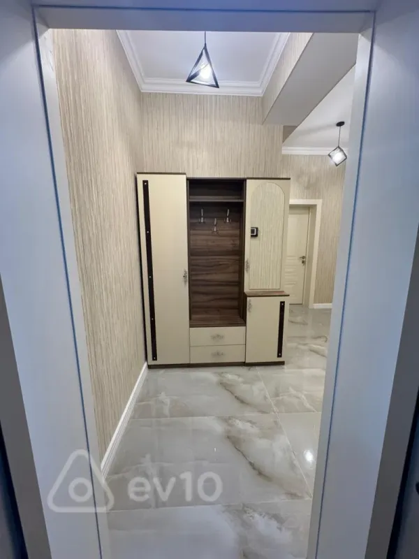 Kirayə verilir 2 otaqlı yeni tikili 70 m²