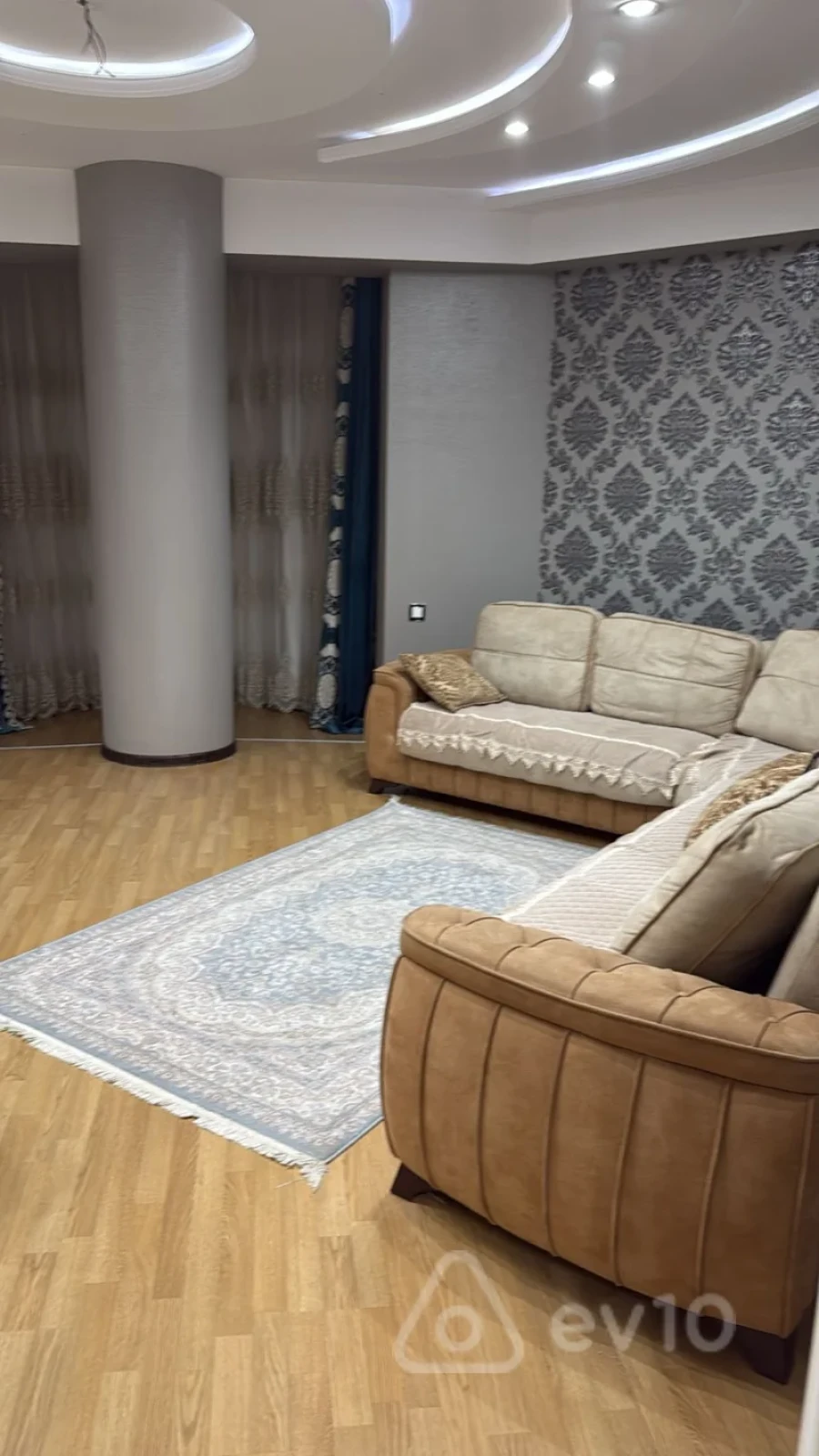 Kirayə verilir 3 otaqlı yeni tikili 150 m²