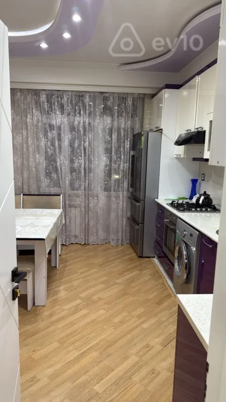 Kirayə verilir 3 otaqlı yeni tikili 150 m²