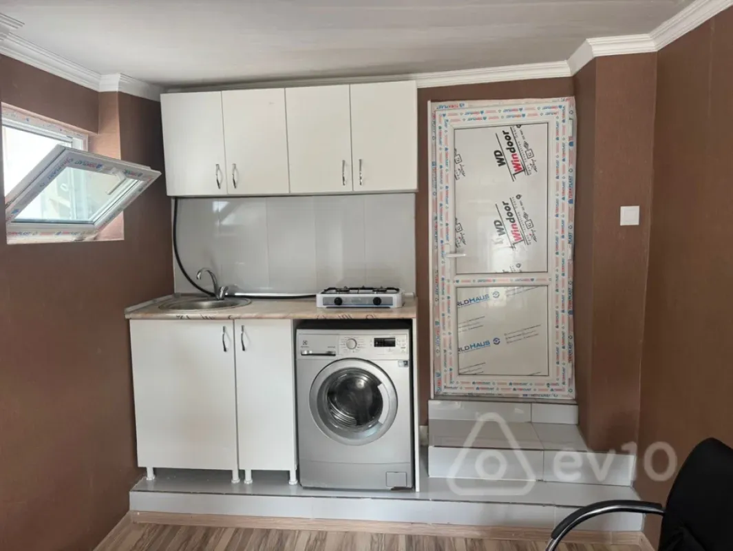 Kirayə verilir 1 otaqlı həyət evi 20 m²