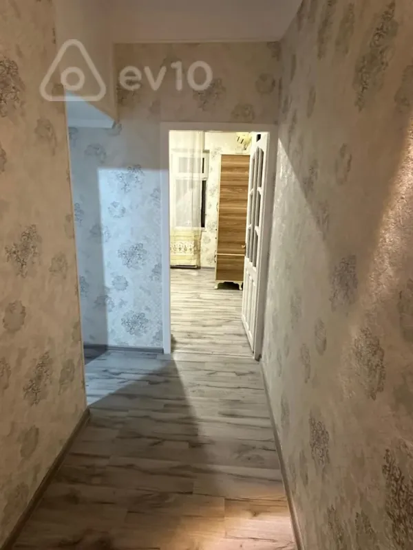 Kirayə verilir 3 otaqlı köhnə tikili 40 m²