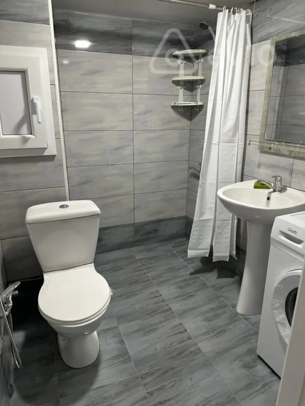 Kirayə verilir 3 otaqlı köhnə tikili 40 m²