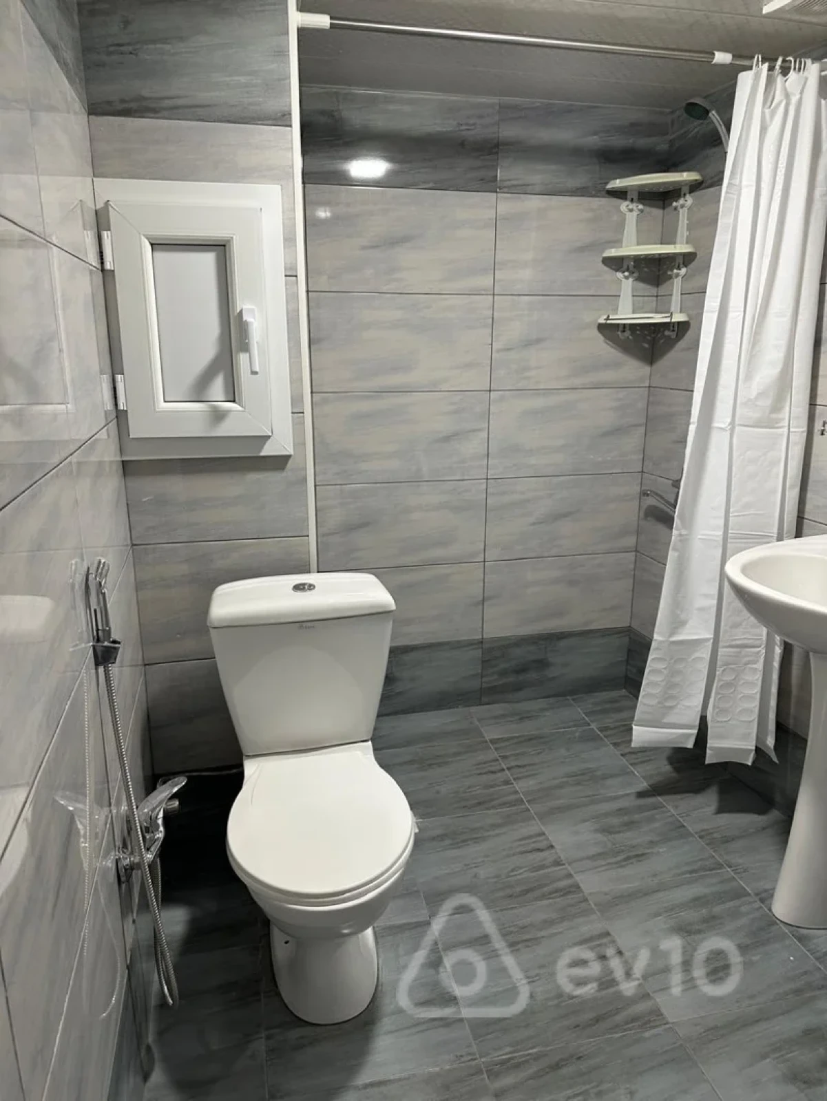 Kirayə verilir 3 otaqlı köhnə tikili 40 m²