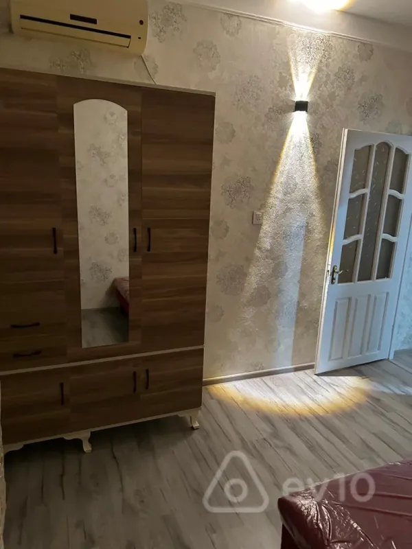 Kirayə verilir 3 otaqlı köhnə tikili 40 m²