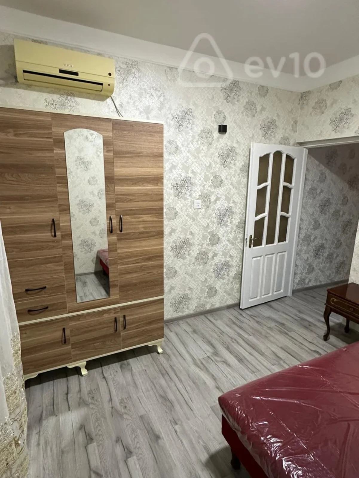 Kirayə verilir 3 otaqlı köhnə tikili 40 m²