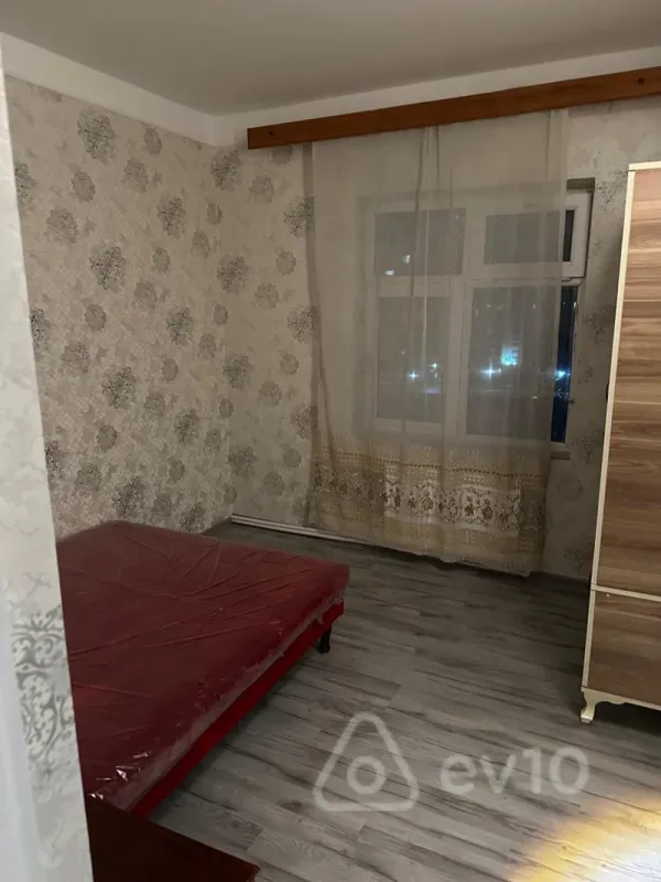 Kirayə verilir 3 otaqlı köhnə tikili 40 m²