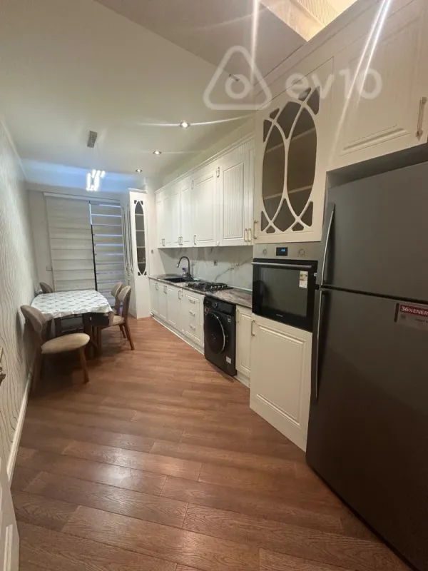 Kirayə verilir 3 otaqlı yeni tikili 110 m²