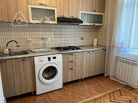 Kirayə verilir 2 otaqlı yeni tikili 70 m²