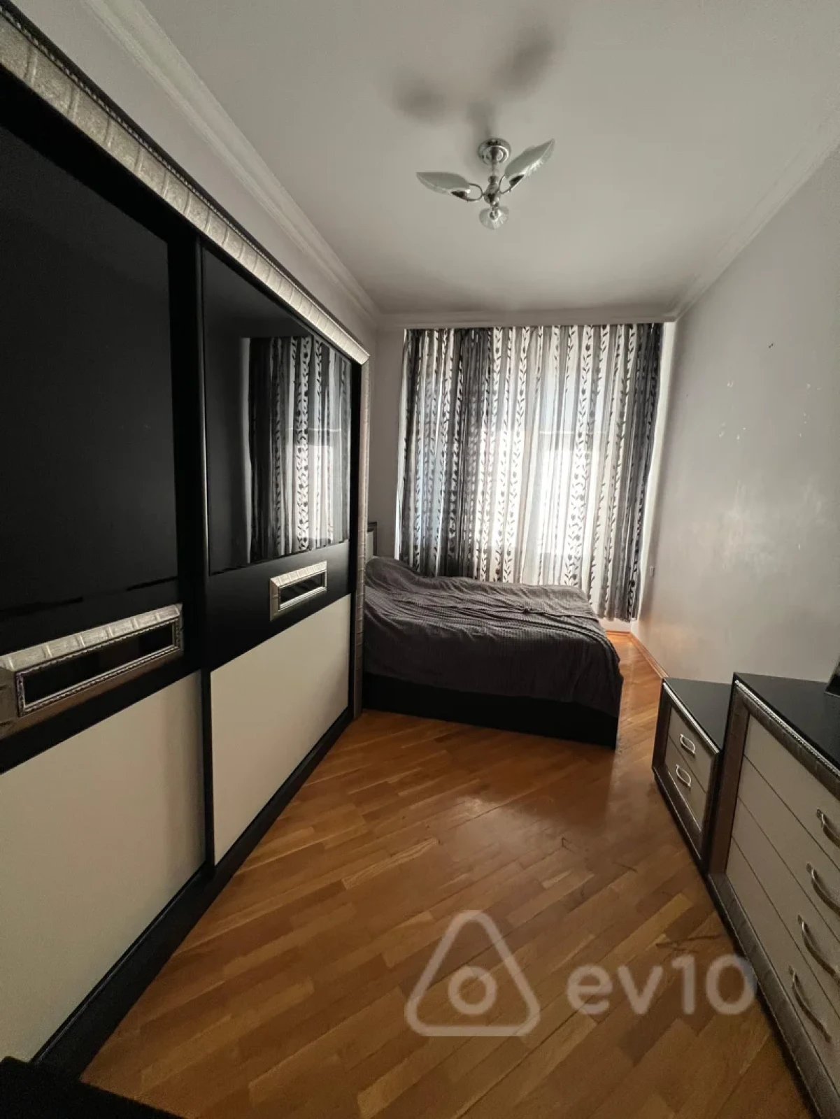 Satılır 3 otaqlı yeni tikili 107 m²