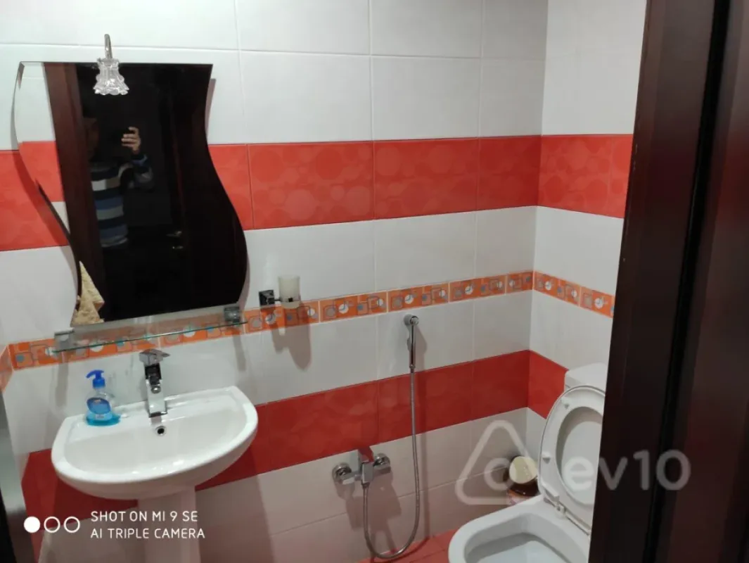 Kirayə verilir 3 otaqlı yeni tikili 156 m²