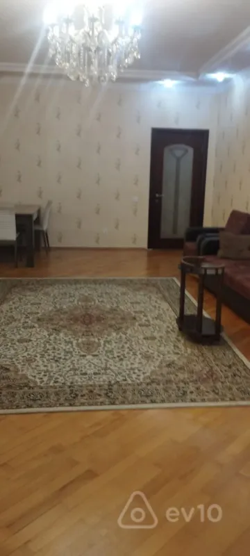 Kirayə verilir 3 otaqlı yeni tikili 156 m²