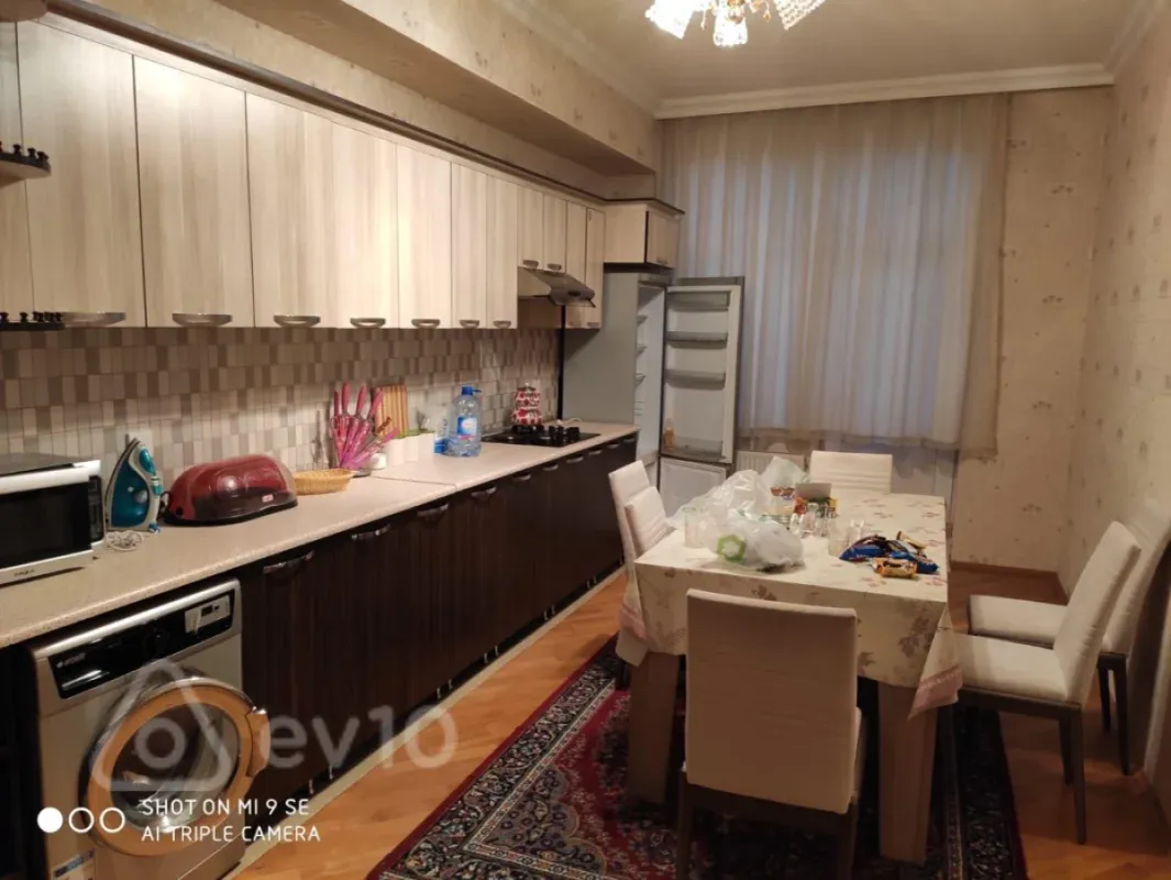 Kirayə verilir 3 otaqlı yeni tikili 156 m²