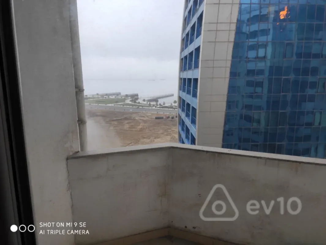 Kirayə verilir 3 otaqlı yeni tikili 156 m²