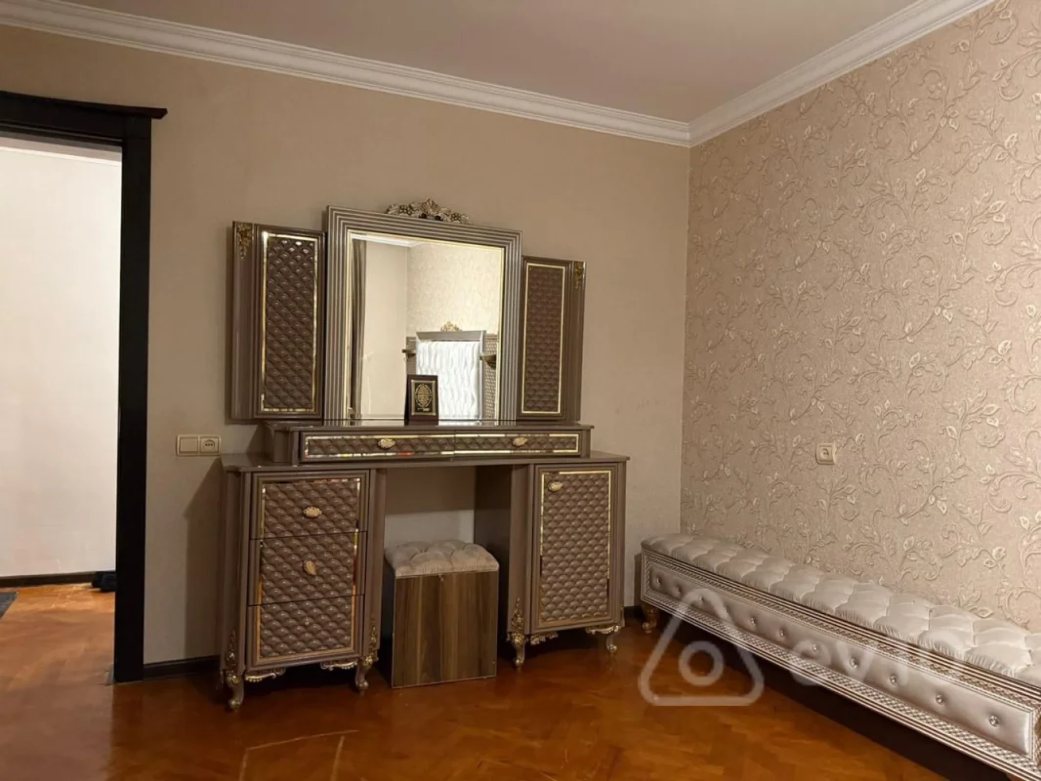 Kirayə verilir 3 otaqlı köhnə tikili 90 m²