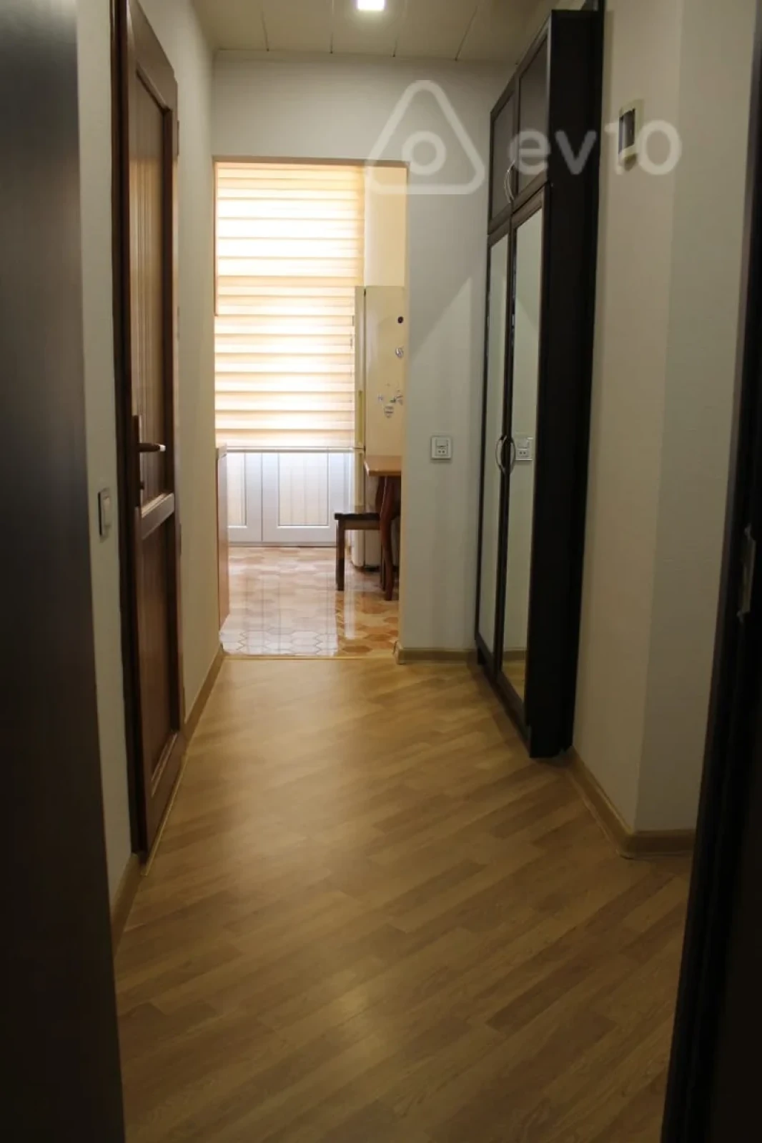 Kirayə verilir 2 otaqlı köhnə tikili 55 m²