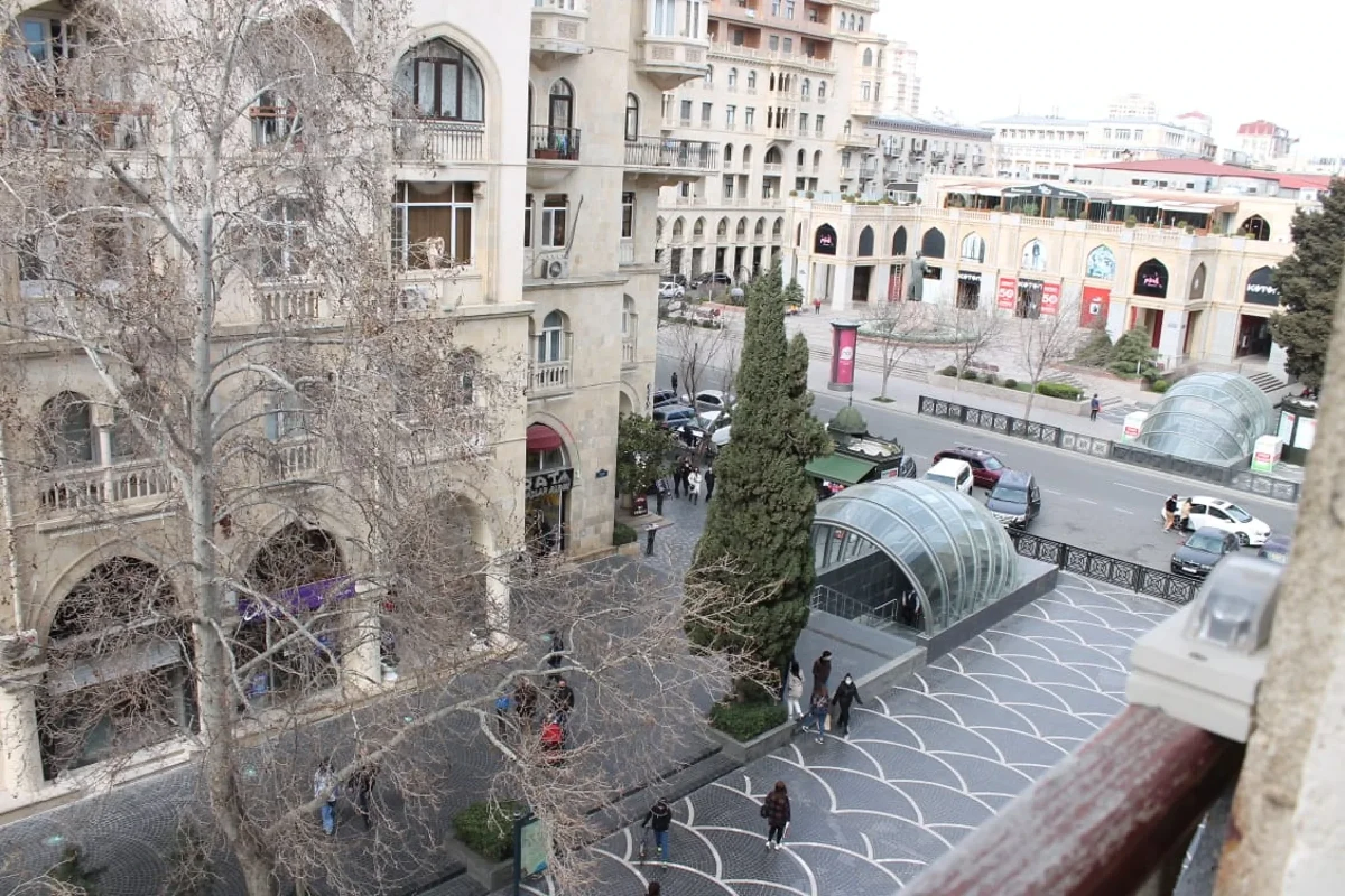 Kirayə verilir 2 otaqlı köhnə tikili 55 m²