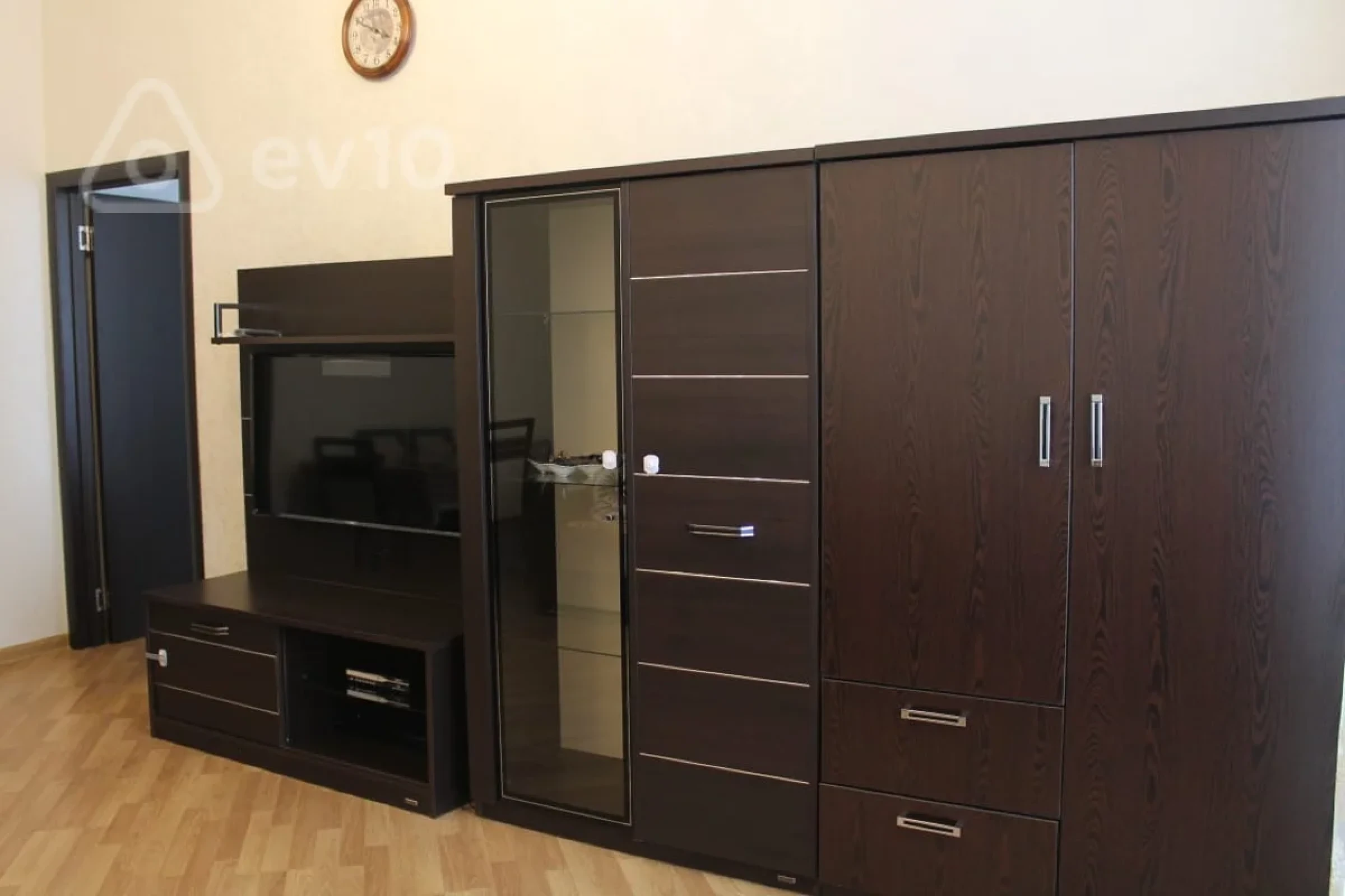 Kirayə verilir 2 otaqlı köhnə tikili 55 m²