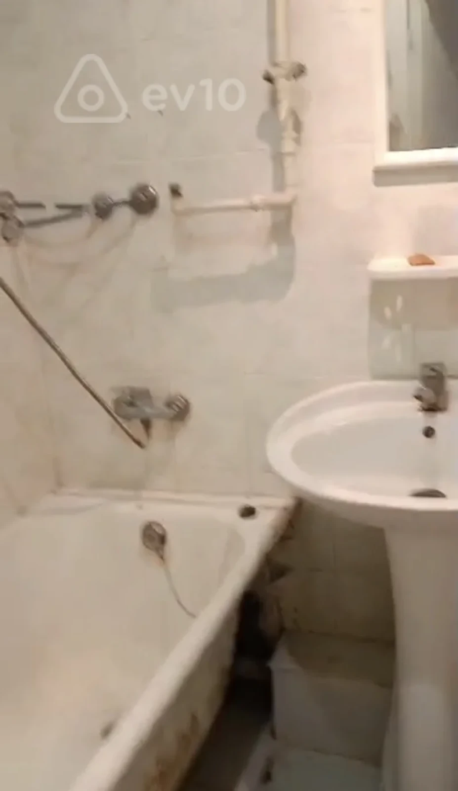 Kirayə verilir 1 otaqlı köhnə tikili 35 m²