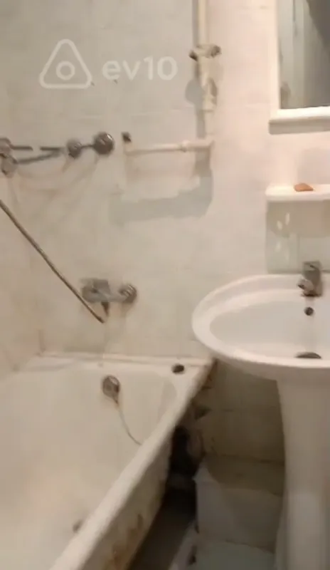 Kirayə verilir 1 otaqlı köhnə tikili 35 m²