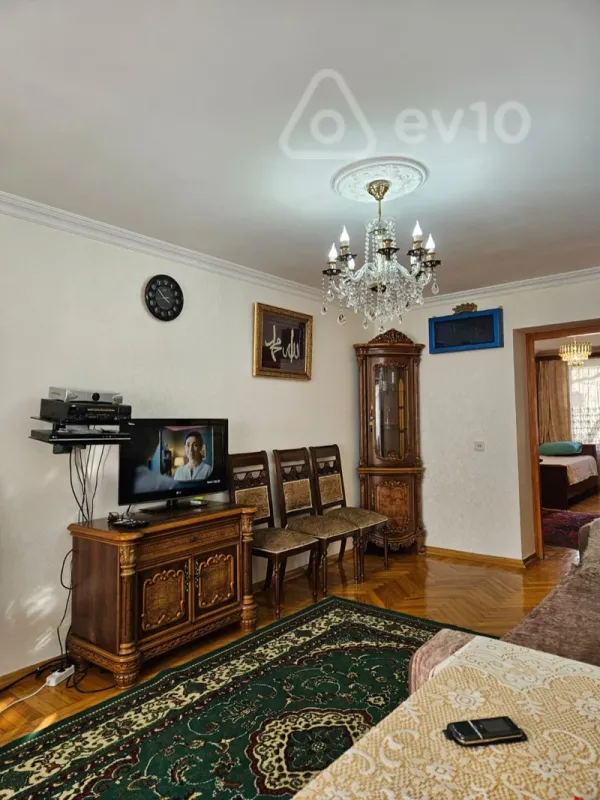 Kirayə verilir 2 otaqlı köhnə tikili 55 m²