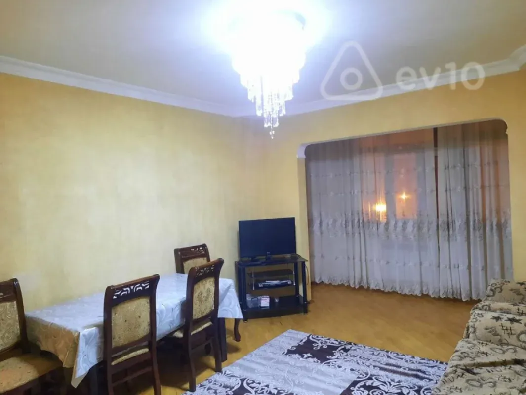 Kirayə verilir 3 otaqlı yeni tikili 75 m²