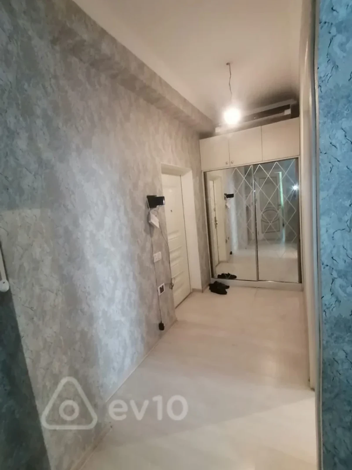 Kirayə verilir 3 otaqlı köhnə tikili 78 m²