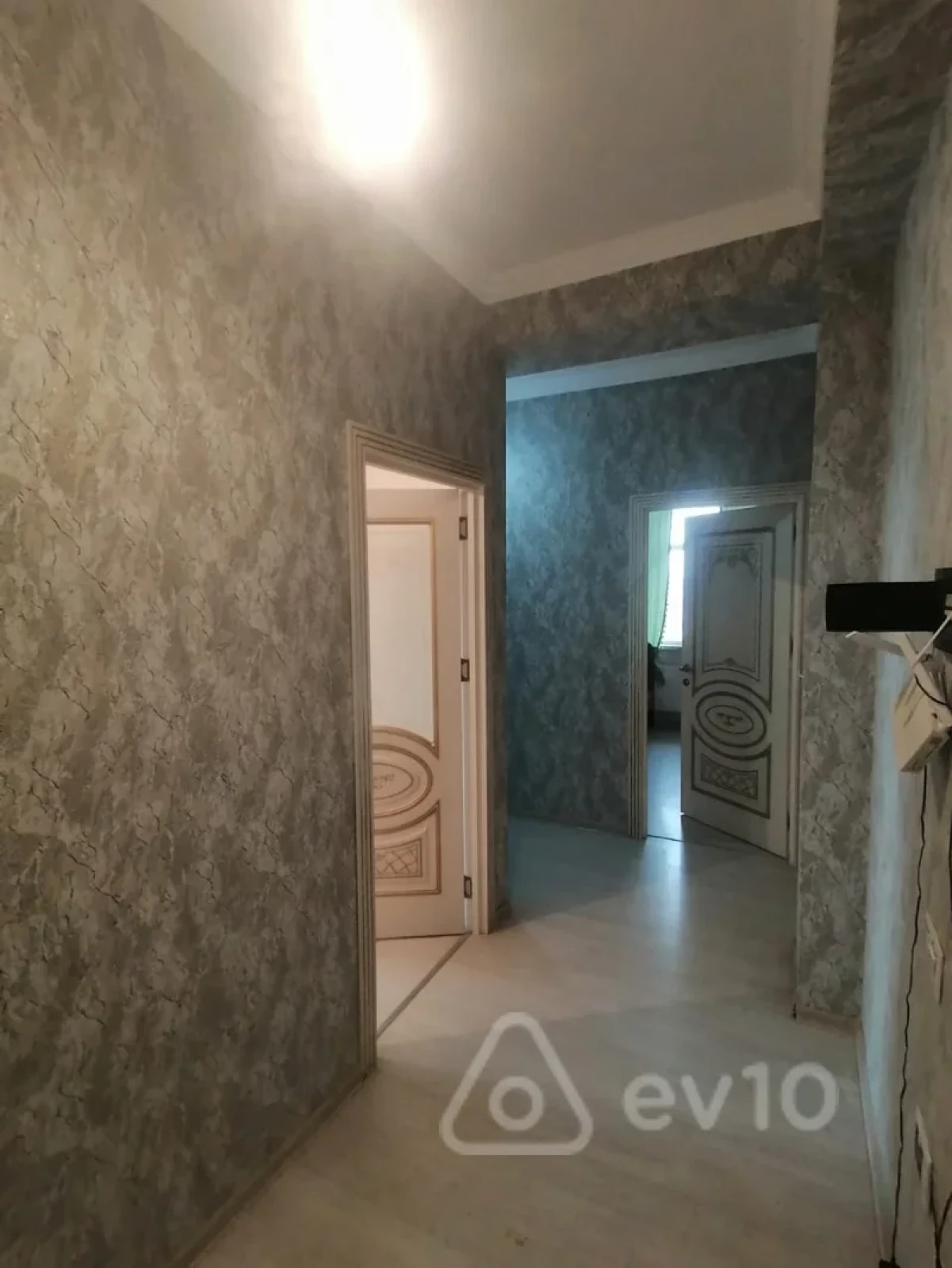 Kirayə verilir 3 otaqlı köhnə tikili 78 m²