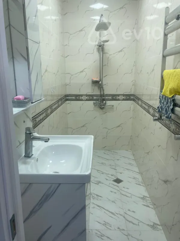 Kirayə verilir 3 otaqlı yeni tikili 65 m²