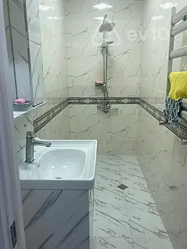 Kirayə verilir 3 otaqlı yeni tikili 65 m²