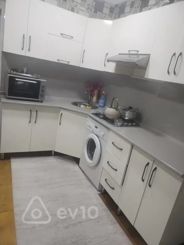 Kirayə verilir 2 otaqlı həyət evi 60 m²
