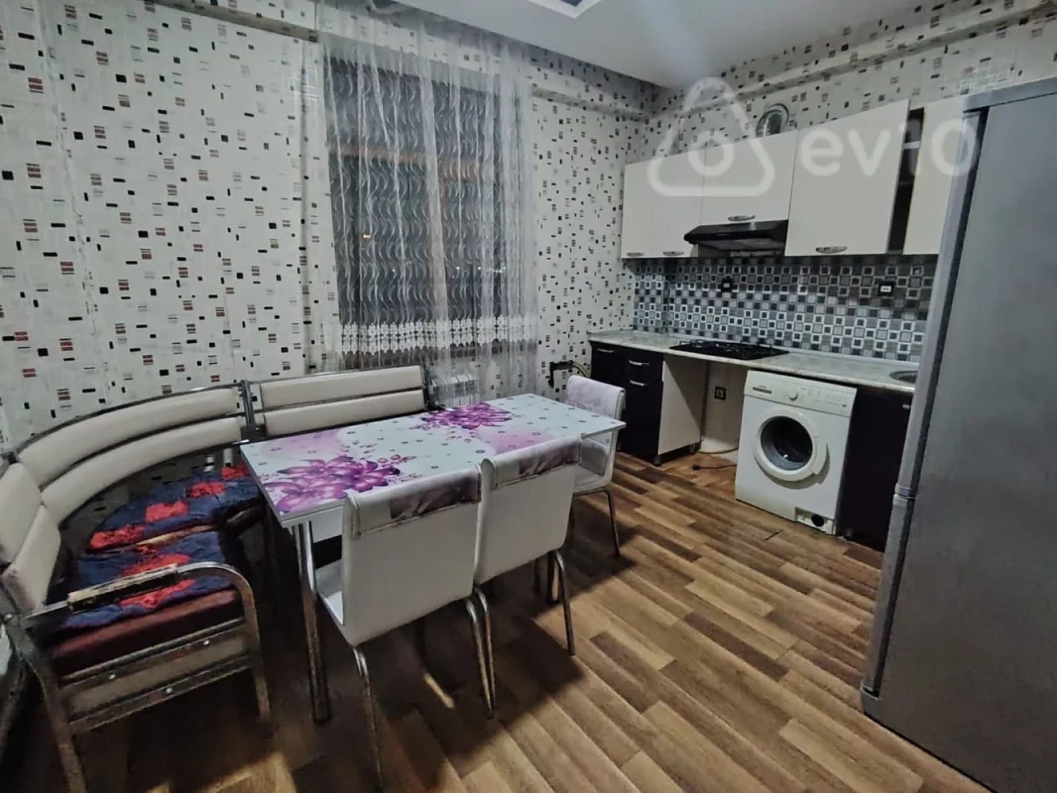 Kirayə verilir 3 otaqlı yeni tikili 70 m²