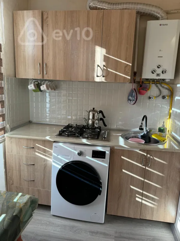 Kirayə verilir 1 otaqlı köhnə tikili 35 m²