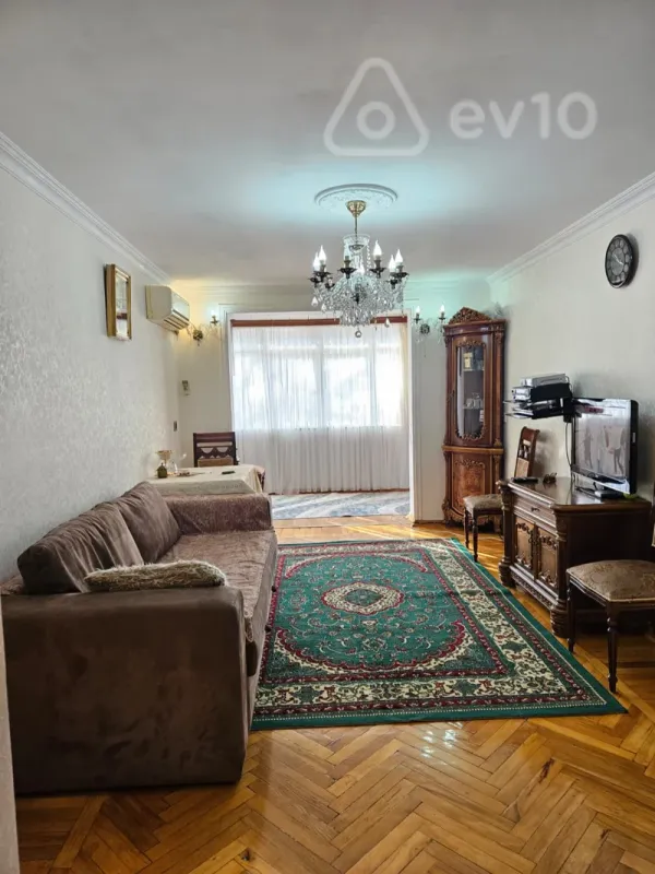 Kirayə verilir 2 otaqlı köhnə tikili 60 m²