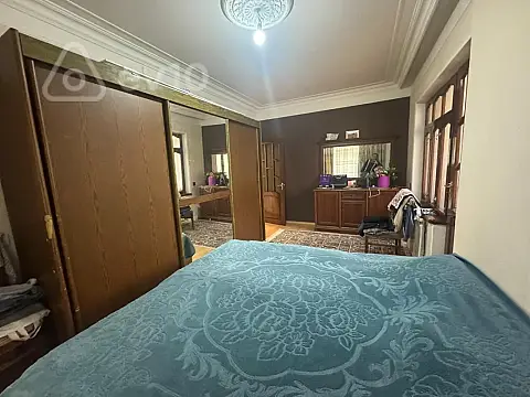Satılır 4 otaqlı köhnə tikili 90 m²