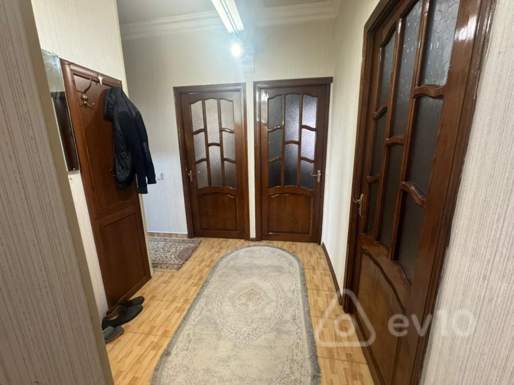 Satılır 4 otaqlı köhnə tikili 90 m²