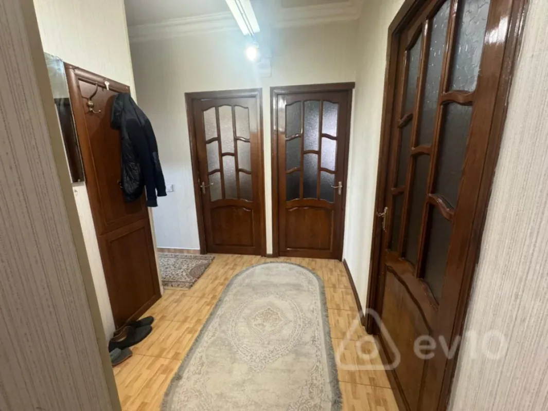 Satılır 4 otaqlı köhnə tikili 90 m²
