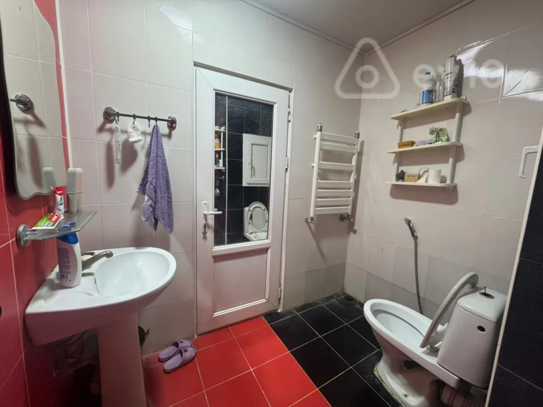 Satılır 4 otaqlı köhnə tikili 90 m²