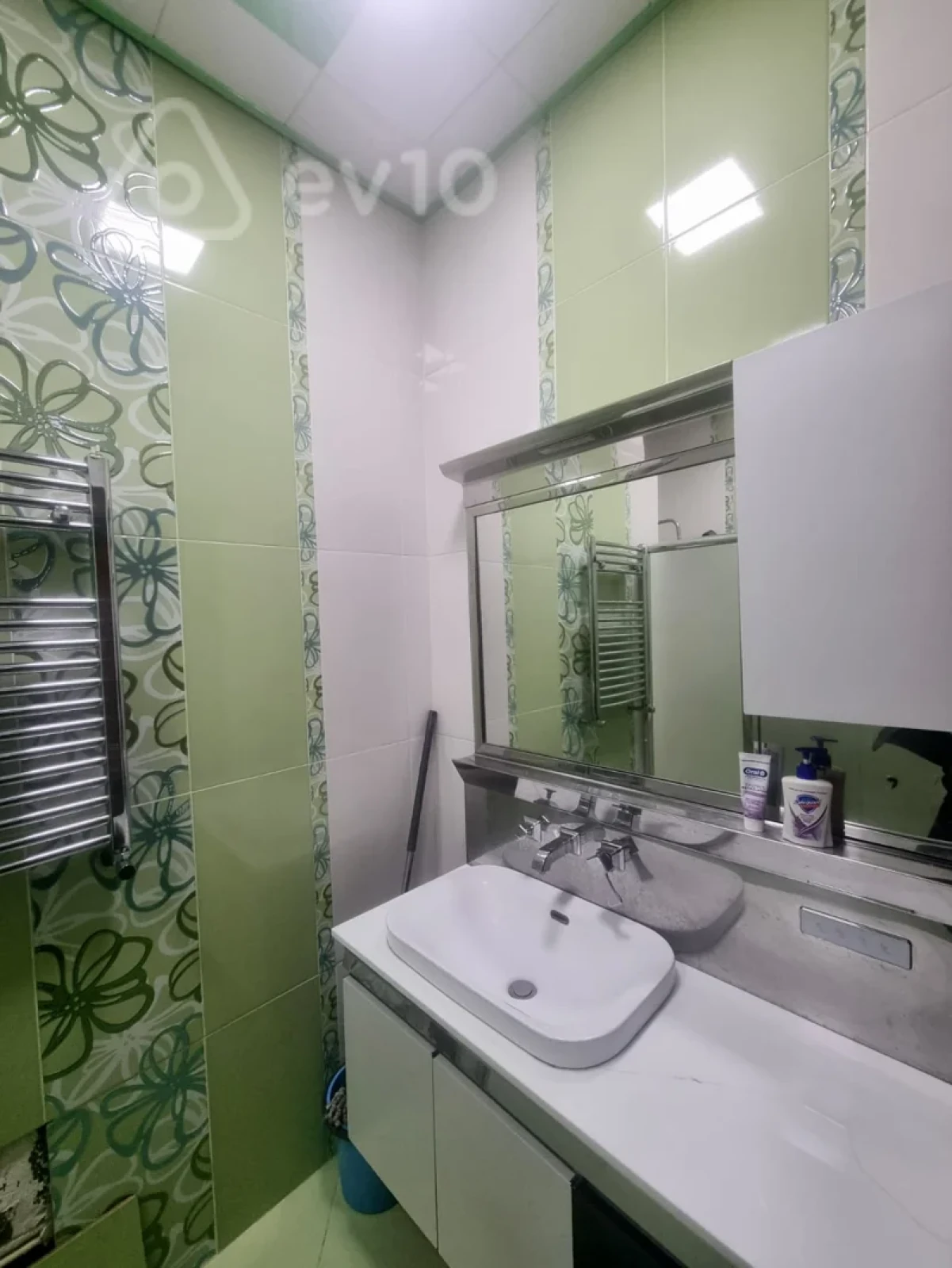 Kirayə verilir 2 otaqlı yeni tikili 81 m²