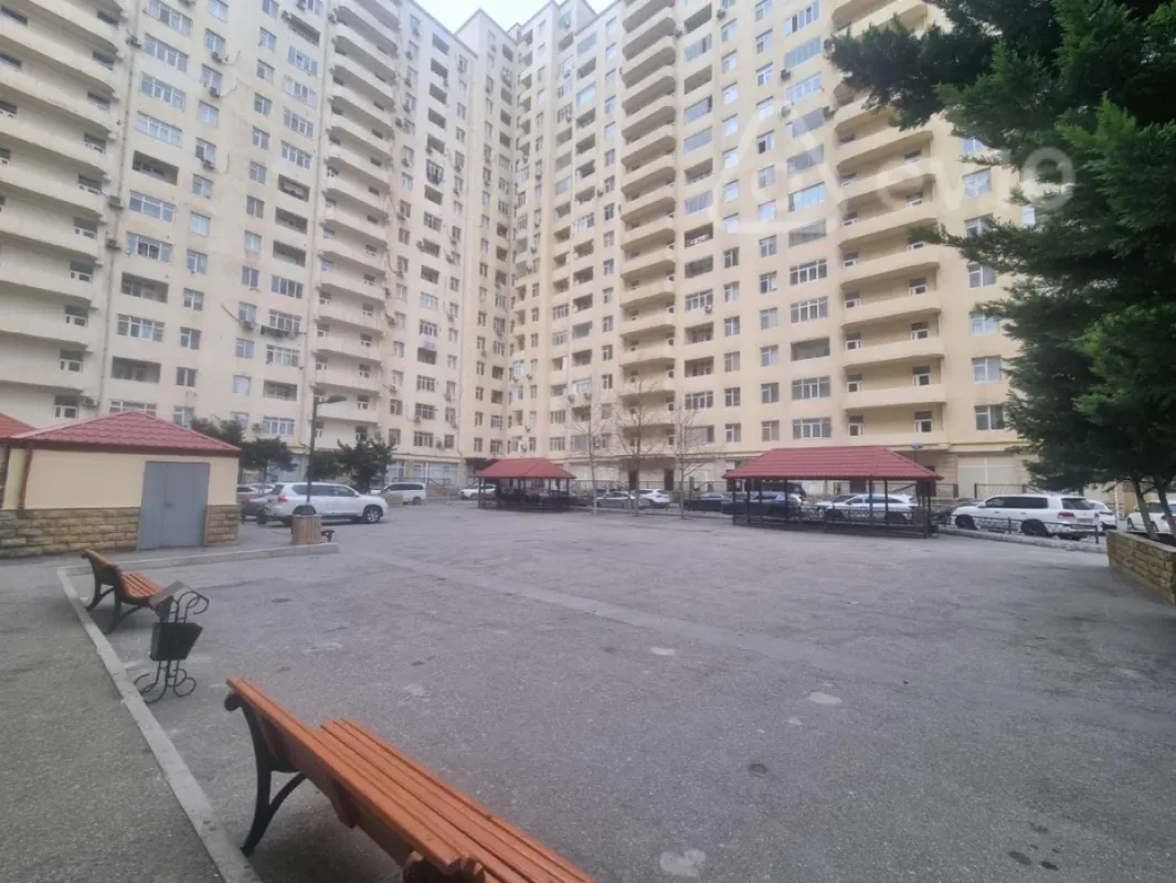 Kirayə verilir 2 otaqlı yeni tikili 81 m²