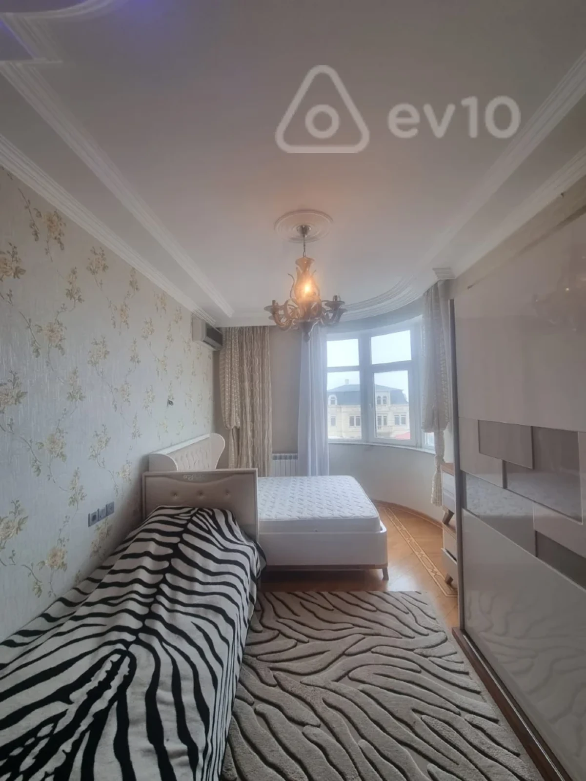 Kirayə verilir 2 otaqlı yeni tikili 81 m²