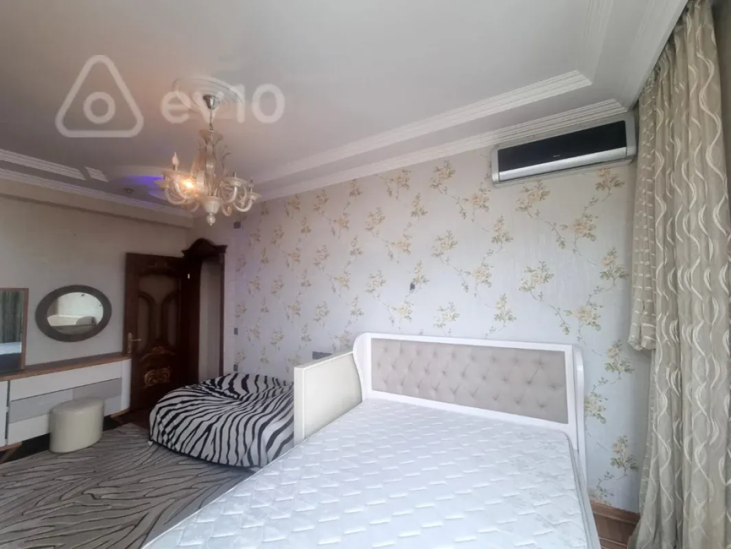 Kirayə verilir 2 otaqlı yeni tikili 81 m²