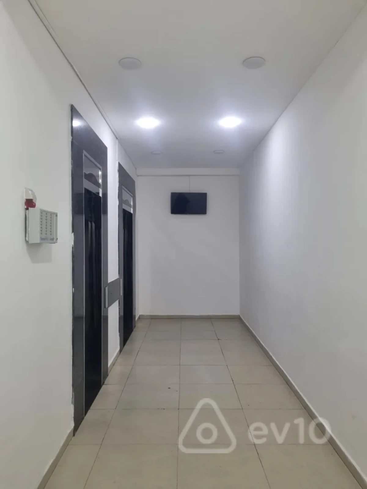 Kirayə verilir 2 otaqlı yeni tikili 81 m²