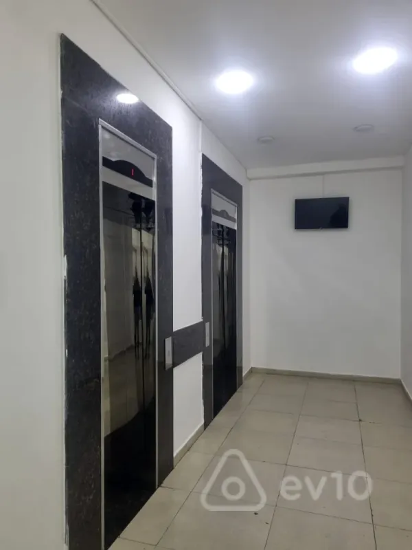 Kirayə verilir 2 otaqlı yeni tikili 81 m²