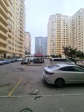 Kirayə verilir 2 otaqlı yeni tikili 81 m²