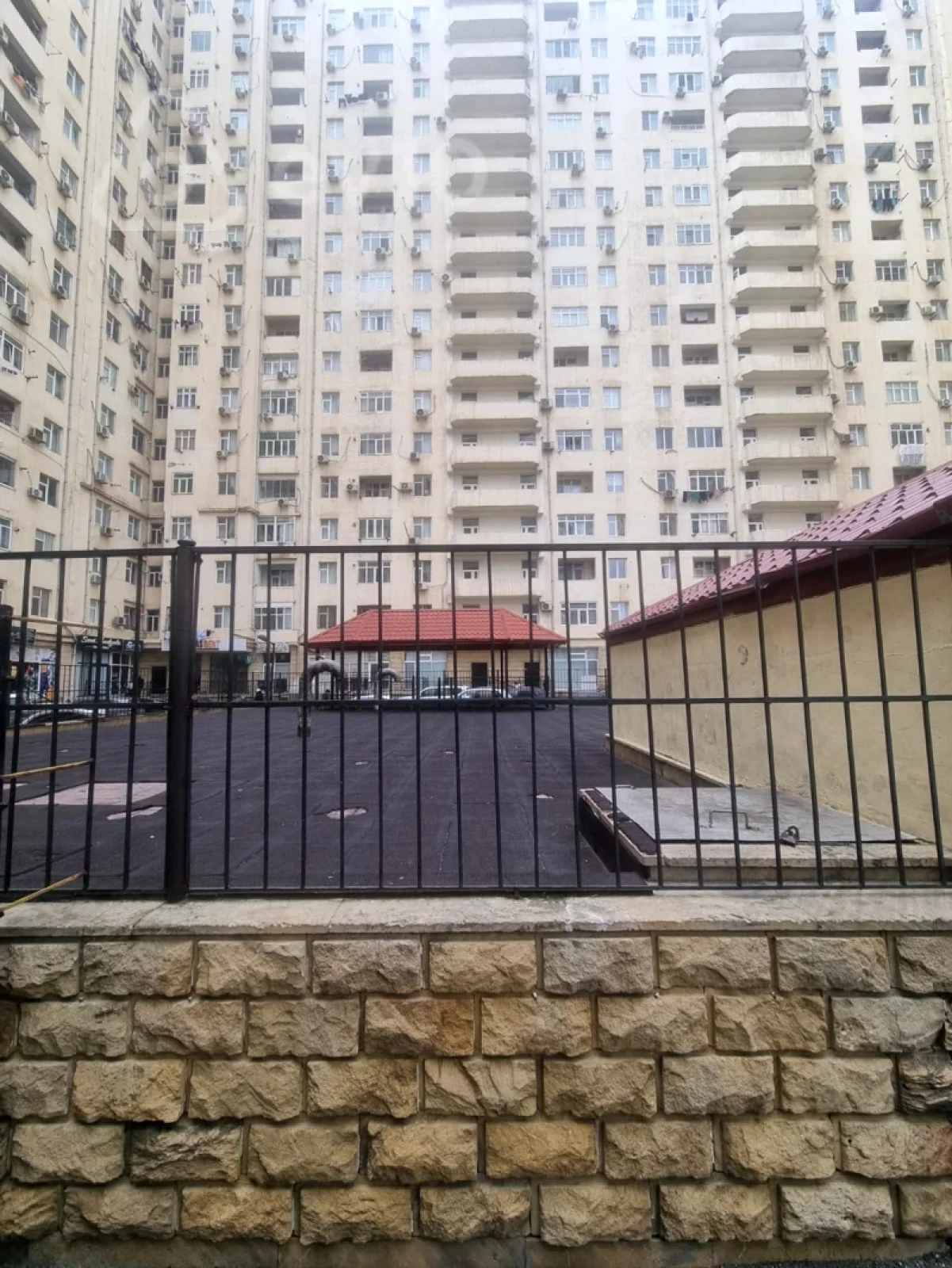 Kirayə verilir 2 otaqlı yeni tikili 81 m²