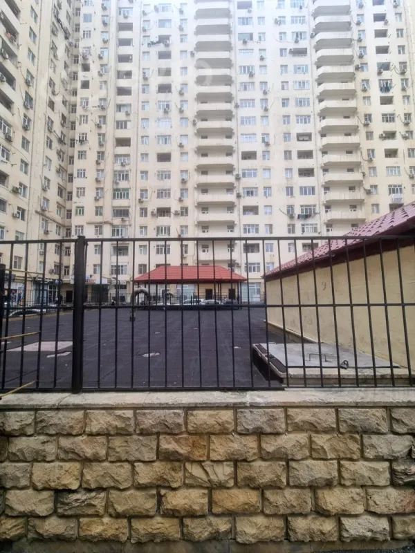 Kirayə verilir 2 otaqlı yeni tikili 81 m²